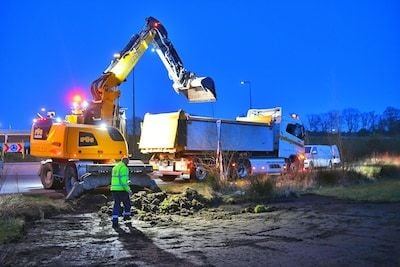 Graafmachine ingezet bij onderzoek naar drugsdumping in Valkenswaard