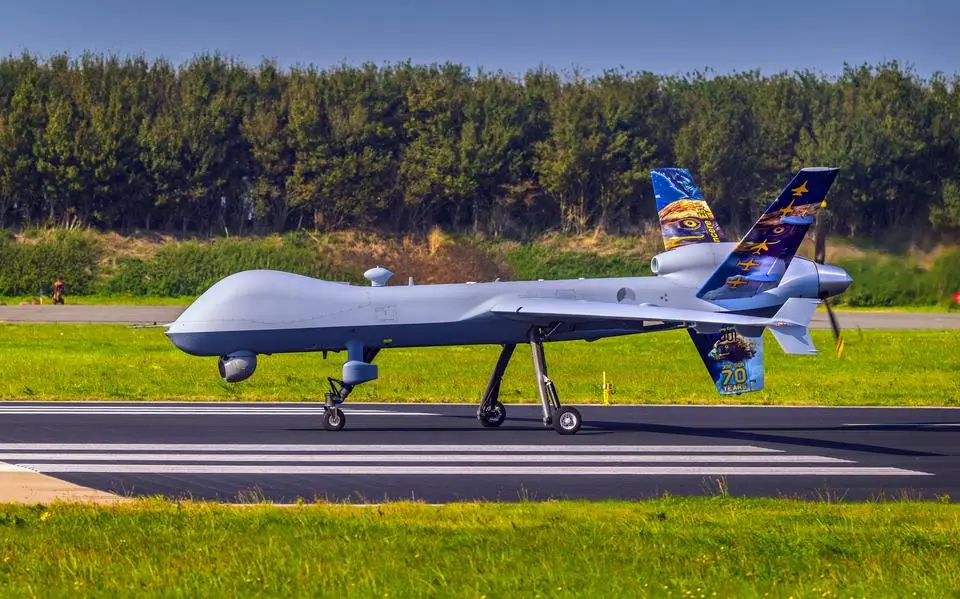 Duurdere hypotheek of een groter tekort aan artsen en technici: ook dat zijn gevolgen van meer geld naar Defensie | LC commentaar
