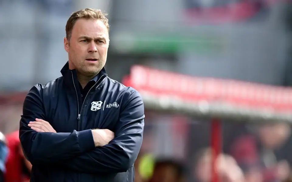 Robin Veldman beleeft kleurloos debuut als trainer van SC Heerenveen met 2-0 nederlaag bij FC Utrecht
