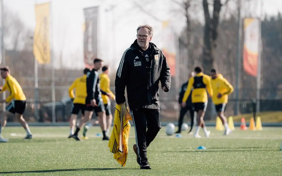 Henk de Jong over onrustige week bij SC Cambuur: ‘Soms is het goed om nieuwe stappen te maken’