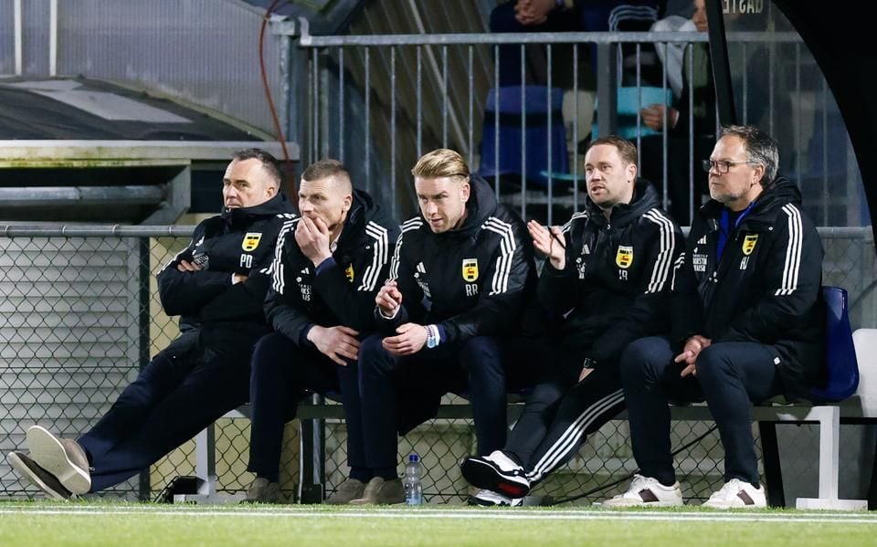 SC Cambuur wil andere koers varen, mét Henk de Jong maar zonder Jeroen Burghout. ‘We willen iedereen in zijn kracht zetten’