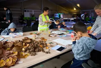 Asielzoekers week langer in Heeze; tweede groep gaat naar Nederweert maar woonunits zijn nog niet klaar