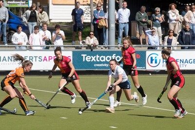 Hockeysters van HC Tilburg scoren een seconde te laat, maar gaan alsnog naar de finale