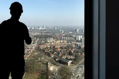 In 46 seconden naar het nieuwe 'dak' van Eindhoven: hoogste woontoren van de regio bijna klaar