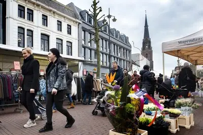 ‘Op de markt is je gulden een daalder waard? Gooi die slogan maar weg met de prijzen van tegenwoordig’