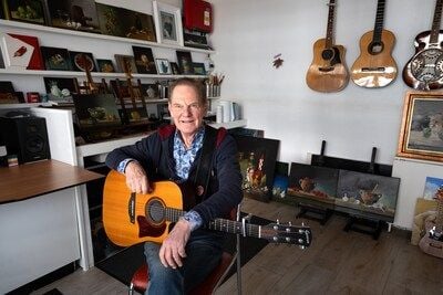 Na het misbruik op school bood de muziek Ed troost, Eindhovenaar al bijna 70 jaar actief in de muziekwereld