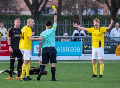 Tijdstraf bij een gele kaart in het amateurvoetbal, goed idee of niet doen?