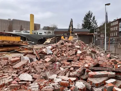 Eind van een roerig tijdperk: oude Lidl aan Hofdijkstraat in Eindhoven tegen de vlakte