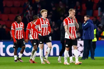 PSV gelooft niet in ‘Bosz-implosie’: spelers aan zet om de baan van hun coach te redden