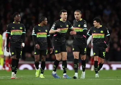 LIVE | PSV-supporters scanderen ‘tien, tien, tien!’: Perisic tekent voor schitterende gelijkmaker tegen Arsenal