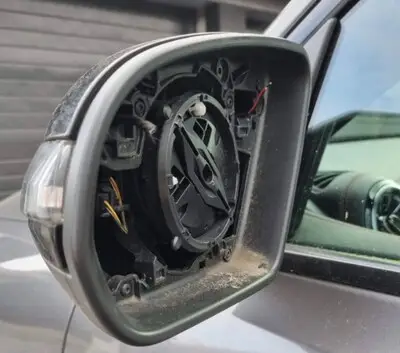 Serie diefstallen in Veldhoven en Waalre: autospiegels van elektrische en hybride auto’s doelwit
