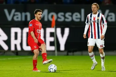 Willem II-supporter spuugt naar Almere City-speler, man meteen uit stadion gezet
