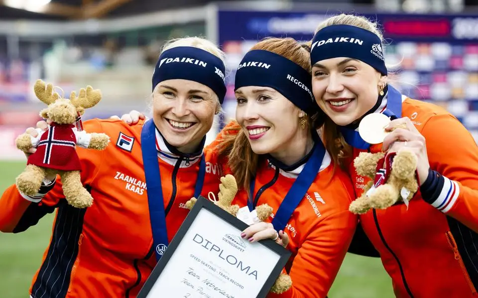 Vier uit vier: Marijke Groenewoud en Antoinette Rijpma-de Jong pakken WK-goud op ploegenachtervolging. ‘Wy steane der goed foar’