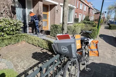 Lezer Hub vreest dat de postbode binnenkort zijn laatste rondje fietst