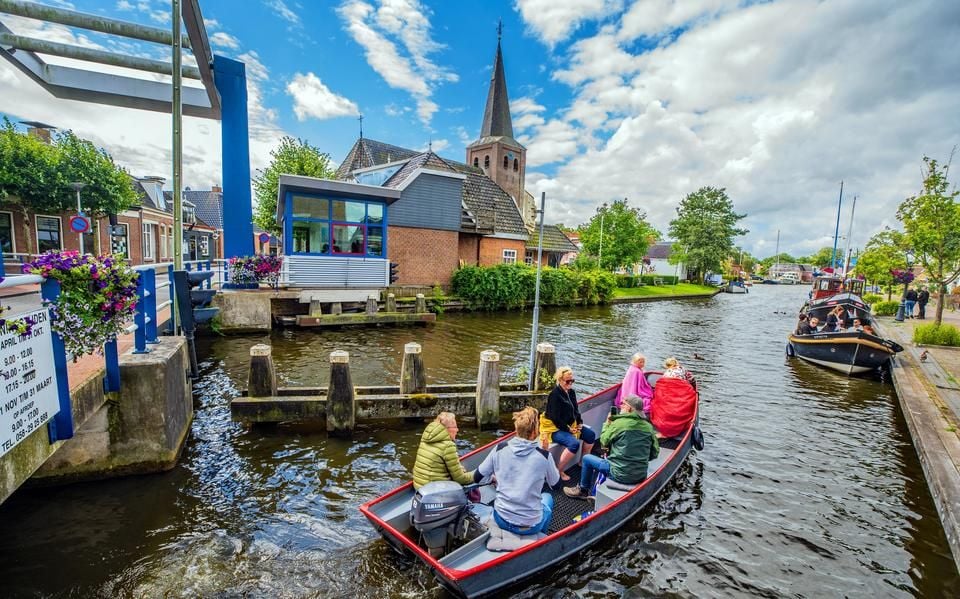 Als je in een dorp woont, waarom staat dan Leeuwarden als woonplaats op je geboorte- en overlijdensakte? Dit kan anders