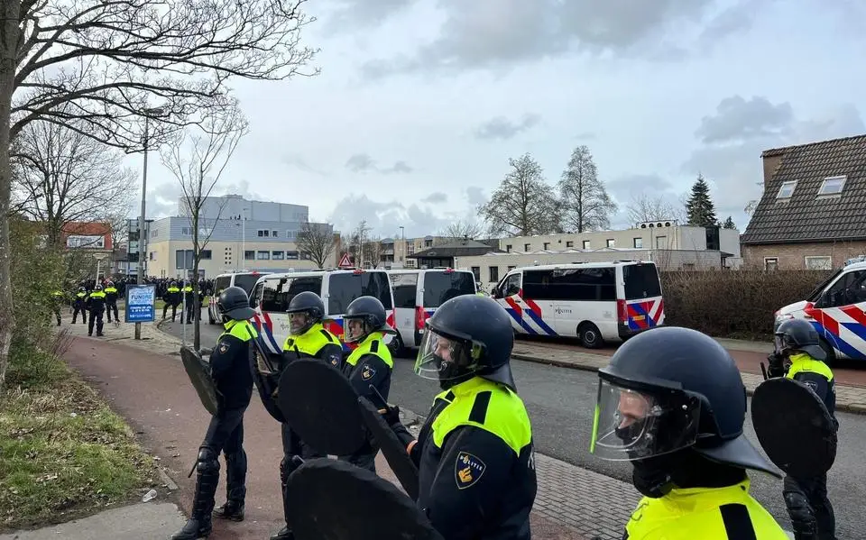 Profclubs krijgen nul op rekest, rechtbank stopt zaak over supportersbeleid burgemeester Buma bij SC Cambuur