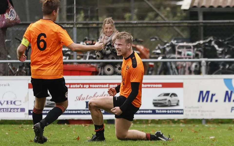 Patrick (27) van Haulerwijk is bijna Topscorer van Friesland. ‘Zeggen de kinderen: meester heeft weer gescoord’