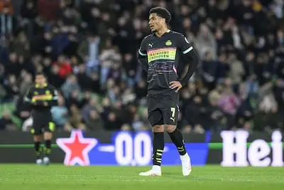 Malik Tillman wil niet te hard zijn voor zijn ploeggenoten en laten zien dat PSV een topclub is: ‘De spirit is terug’