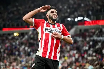 PSV heeft van laagvlieger Almere helemaal niks te vrezen en pakt simpele zege