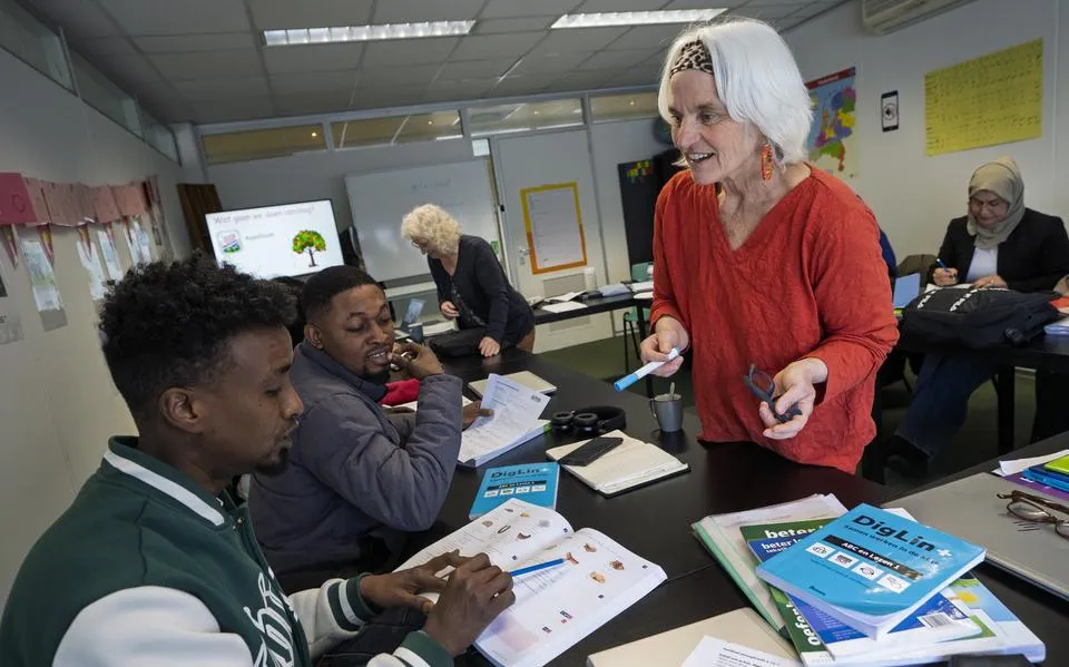 Christien Schneider (59) uit Raard ving Oekraïens gezin op op haar pleats: het moment dat ze aankwamen, vergeet ik nooit meer/ Je kunt tegen vluchtelingen zijn, je kunt ze ook omarmen