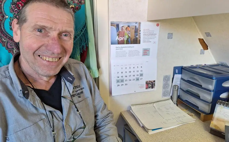 Wytze (60) uit Surhuisterveen ontdekt tekst van onderduiker in zijn huis: ‘Zoektocht naar de schrijver’
