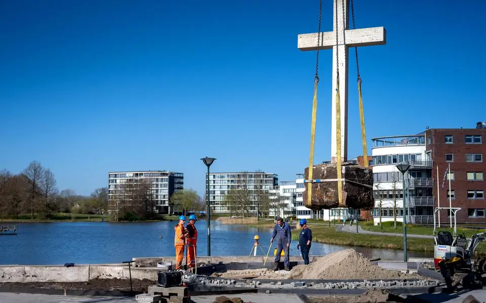 Oproep om onrust oorlogsmonumenten Drachten: ‘Ga nog voor 4 mei in gesprek met nabestaanden’
