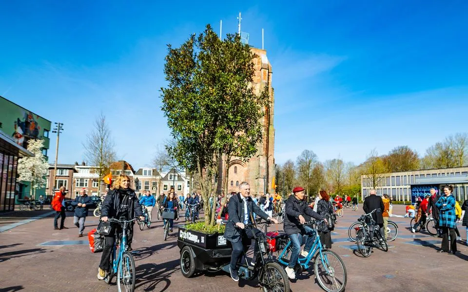 Circle4change: startschot voor fietstocht van steeneik door Europa. ‘Een nieuw ritueel’