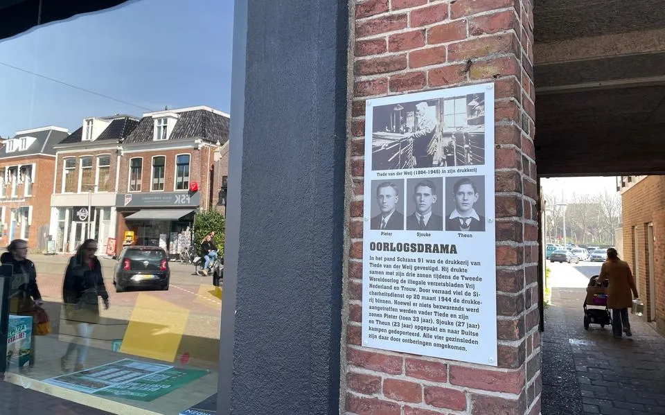 Gestolen herdenkingsplaquette voor vermoorde familie uit Leeuwarden vervangen