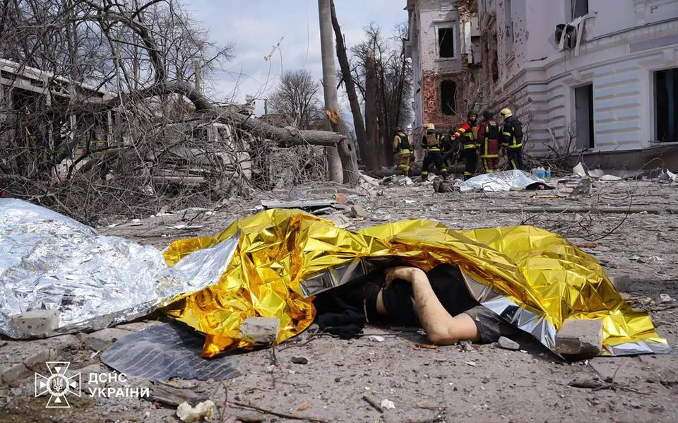 Trump bezoekt gebombardeerd Soemy, zou het? | LC Commentaar