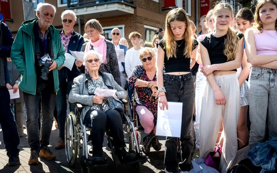 De Gerk Numanbrug in Gorredijk roept bij Grietje (97) nog steeds herinneringen op: ‘Hier stierven mijn buren’