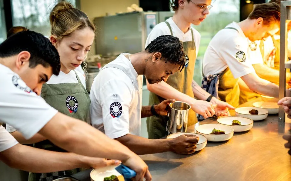 Vlaflip en poffertjes in een nieuw jasje. Studenten van Firda maken oud-Hollandse gerechten hip