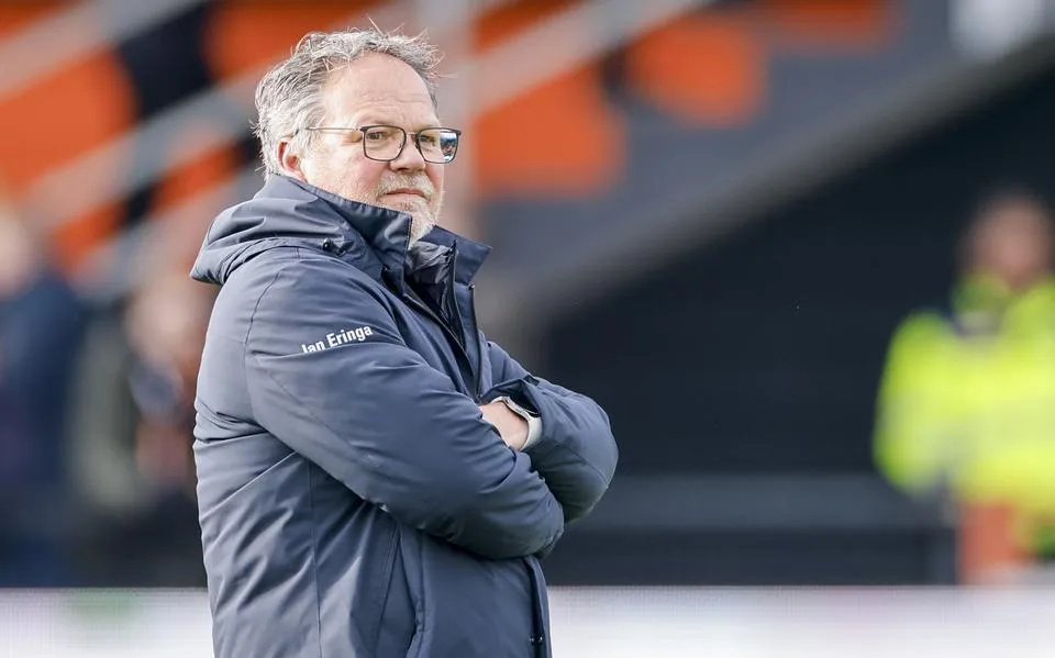 Club bevestigt nieuws: Henk de Jong twee jaar langer hoofdtrainer van SC Cambuur. ‘Samen verder bouwen’