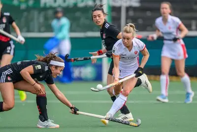 Hoopvolle start eindigt in teleurstelling: Oranje-Rood buigt in slotkwart voor titelkandidaat Amsterdam