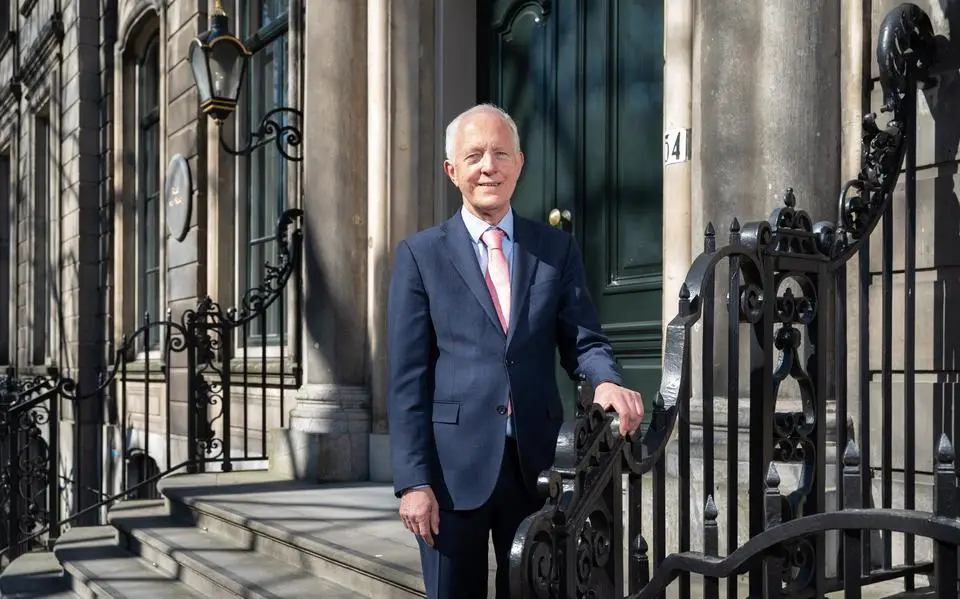 Auke van der Goot is Friese eenpitter in de Eerste Kamer en kijkt kritisch naar kabinet. ‘As it bagger is, dan is it bagger’