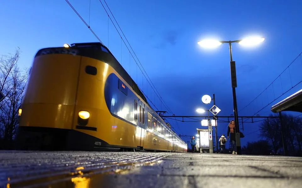 Celstraf voor man (19) uit Delfstrahuizen vanwege afpersing op NS-station Heerenveen