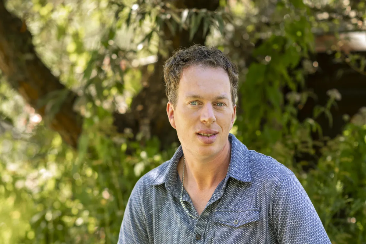 Kylie krijgt geen hoogte van boer Julius uit Arkum en boer Jan proeft vegetarische worst in Boer zoekt Vrouw