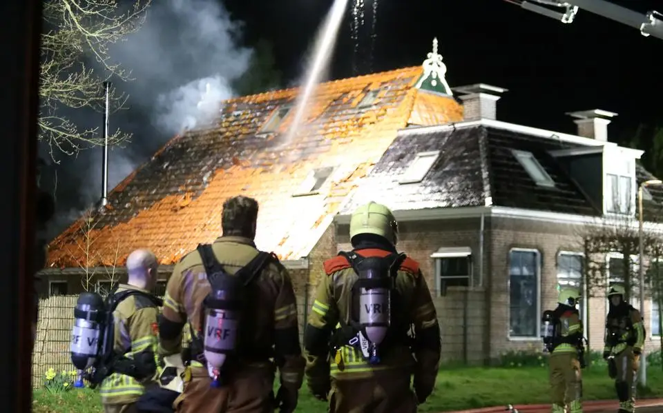 Grote woningbrand in Drachten, politie doet onderzoek