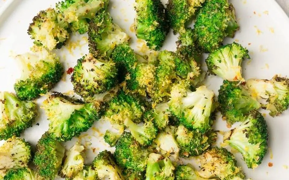 Waarom je meer reclame voor ongezonde snacks dan gezonde broccoli ziet | LC commentaar