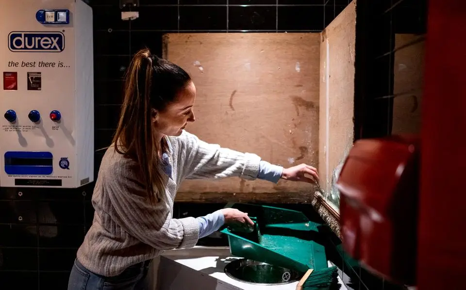 Al weken sneuvelen de mannen-wc’s bij uitgaansgelenheid Champino in Drachten: wie doet dit?