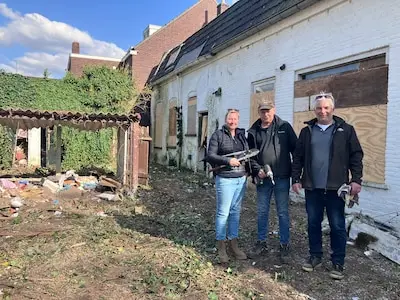 Erfgenamen pandjes Woenselse Markt barricaderen ramen en deuren. ‘Hopen dat overlastgevers wegblijven’