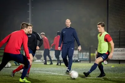 Gehavend Rood Wit V. ziet trainer invallen: ‘Vijfde klasse is prima podium voor ons’