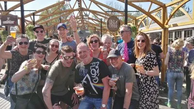 Het familiegevoel van Paaspop: even langs de tent van pa en ma voor een knuffel én een haffeltje munten