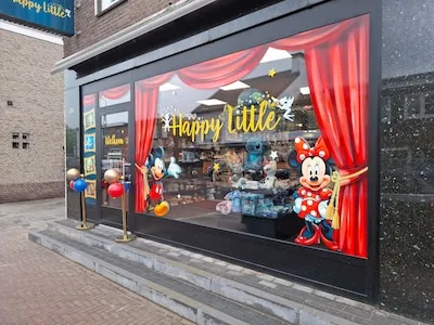 Vernieuwde Disneywinkel in Helmond is weer open, niets herinnert nog aan explosie
