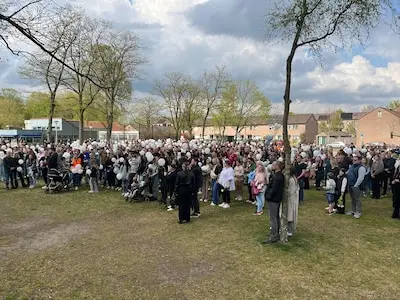 Meer dan duizend mensen bij stille tocht voor overleden Nina (14) door Helmond
