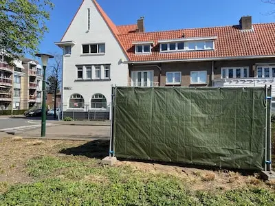 Hè? Bezwaar tegen daklozenop­vang wordt ’s middags behandeld, ’s ochtends gaat Eindhoven al aan de slag met de bouw