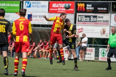 Geert Verberne scoort hattrick voor ONDO, Ralf van Beek scoort volley ‘om voor te applaudiseren’ bij Maarheeze