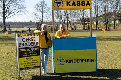 Initiatief van ouders groeide uit tot een groot feest: Oerse Braderie viert jubileum