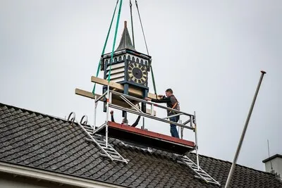 Torentje van raadhuis Mierlo weer bij de tijd