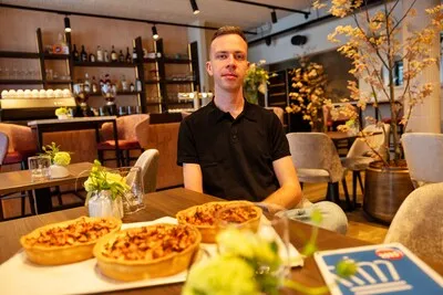 Sven opent Brasserie Plein 15: Budelse modezaak wordt restaurant