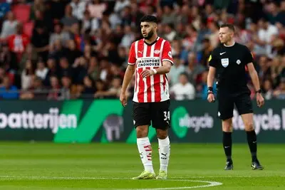 LIVE | Bakayoko zet PSV op 2-0! PSV op rozen tegen Almere City